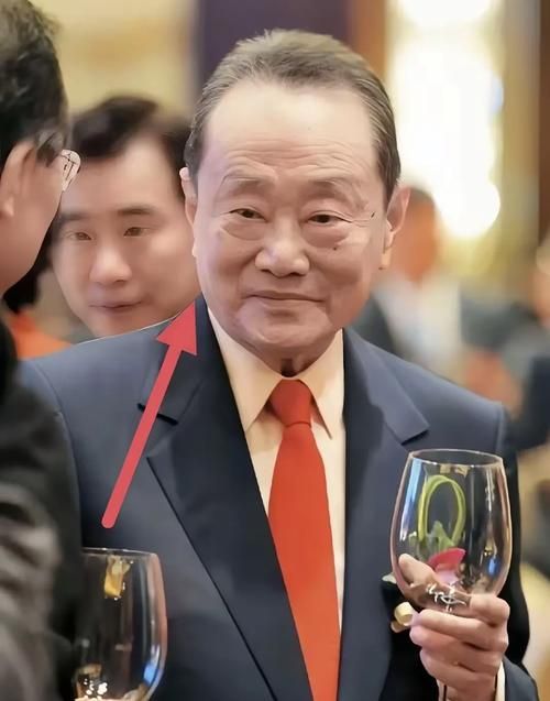 金龍魚創始人郭鶴年現在多少歲？（馬來西亞著名華人企業家郭鶴年的接班人，身價多少）