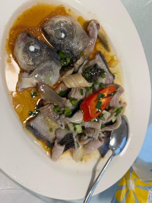龍魚吃牛心漢堡有哪些注意事項？（關于龍魚食用牛心漢堡的注意事項）
