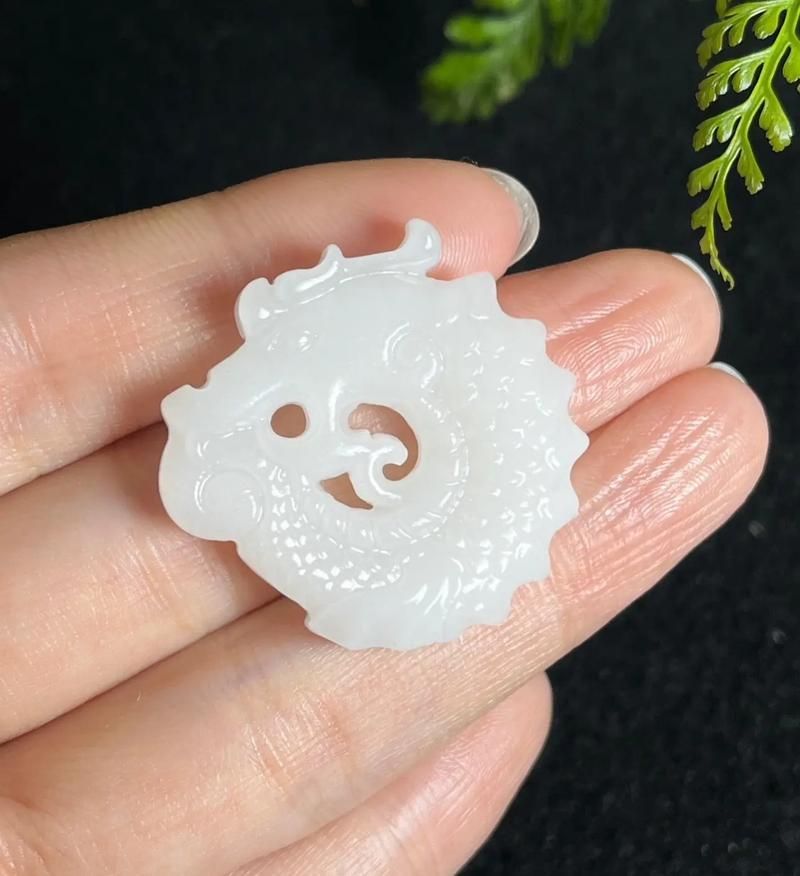 和田玉龍魚有哪些款式（和田玉龍魚哪個(gè)款式最受歡迎）