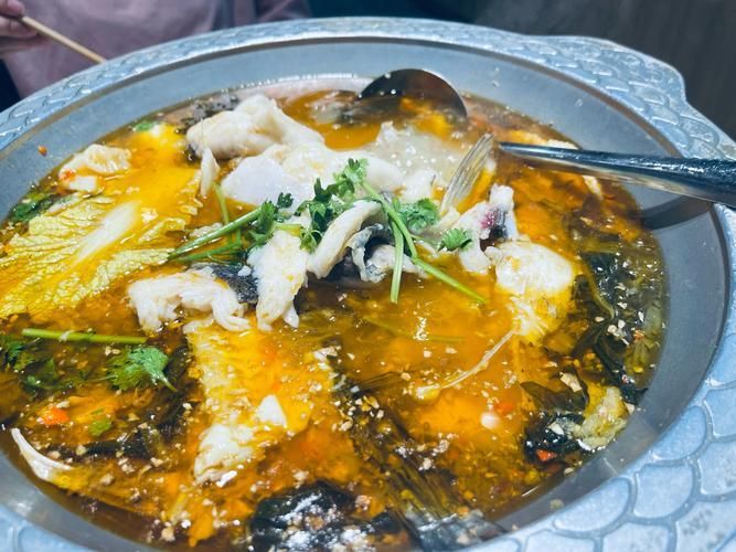 福州龍魚火鍋的價(jià)格范圍（福州龍魚火鍋有哪些特色配菜推薦，福州龍魚火鍋價(jià)格親民）