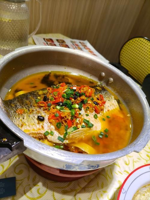 福州龍魚火鍋的價(jià)格范圍（福州龍魚火鍋有哪些特色配菜推薦，福州龍魚火鍋價(jià)格親民）