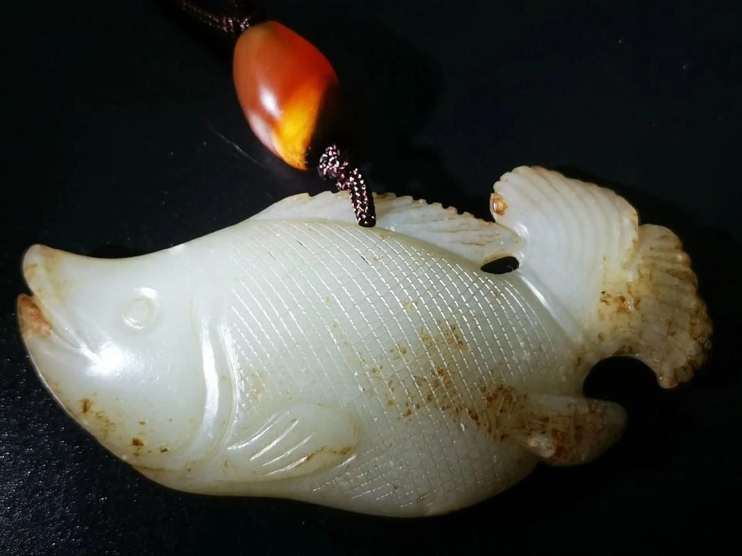 如何鑒別真假玉雕龍魚？（如何鑒別玉雕龍魚）