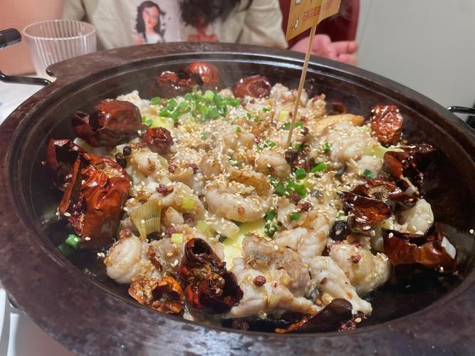 大豐收脆魚和龍魚哪個更受歡迎？（大豐收脆魚vs龍魚哪個更健康？）