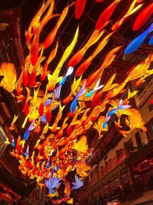 龍水元素在現(xiàn)代設計中的挑戰(zhàn)有哪些（文元素案例（如豫園燈會、泉林竹沼景觀、水彩龍技法））