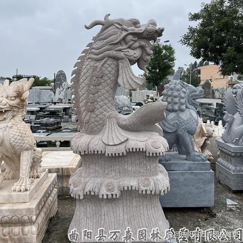 有沒(méi)有不同風(fēng)格的石雕龍魚(yú)圖片？（不同風(fēng)格的石雕龍魚(yú)圖片）