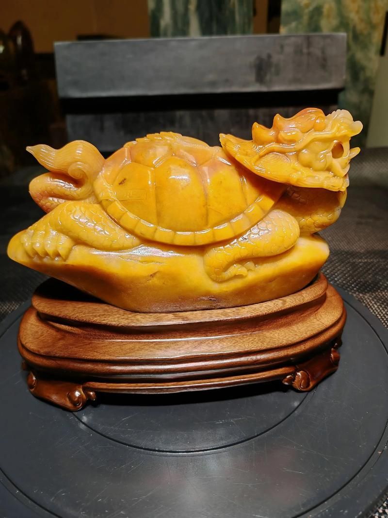 給我一些關(guān)于龍龜擺件的圖片，如何選擇適合的龍龜擺件，龍龜擺件的價(jià)格范圍是多少