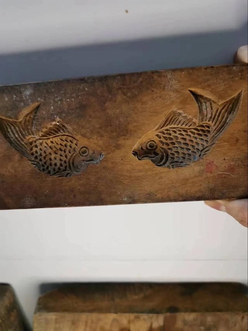 有哪些著名的木雕魚(yú)藝術(shù)家作品，《中國(guó)十大經(jīng)典木雕魚(yú)作品清單》收藏地、工藝特點(diǎn)