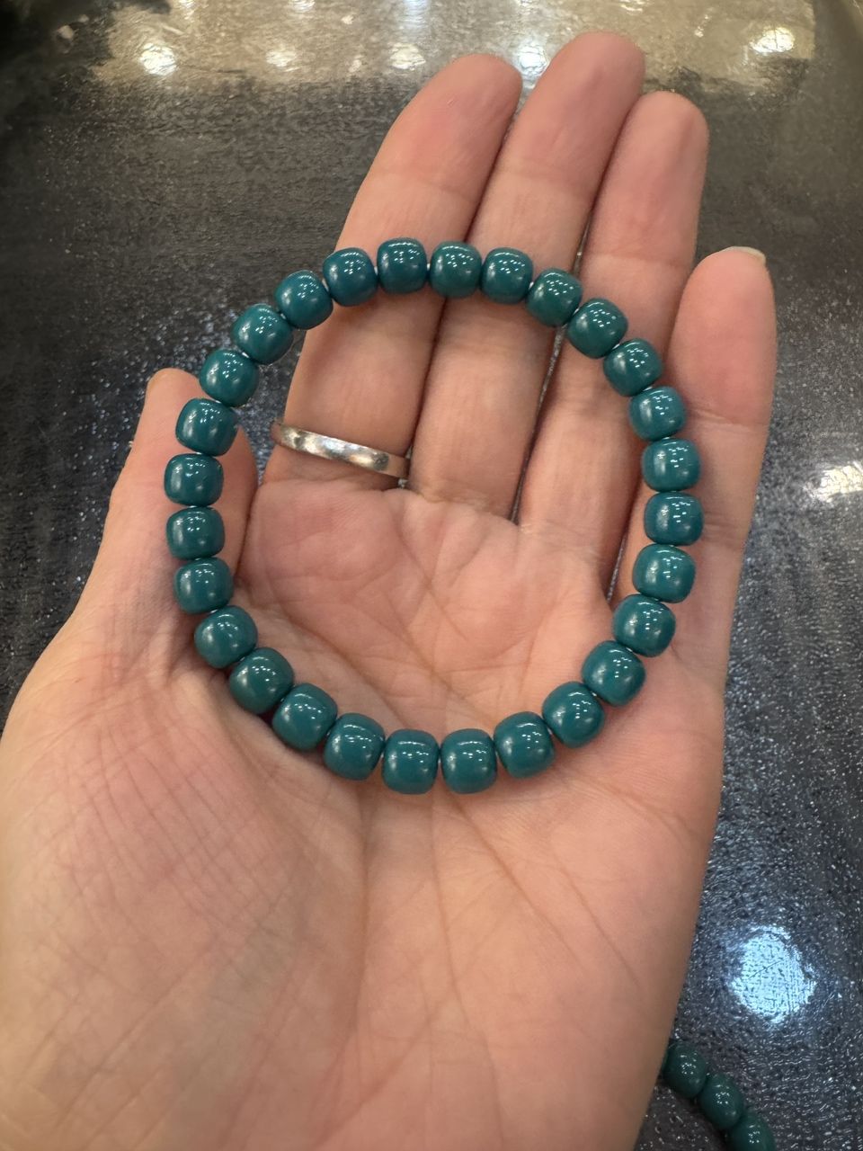極致的綠松石手串，極致的綠松石手串在珠寶市場(chǎng)中的獨(dú)特地位和價(jià)值