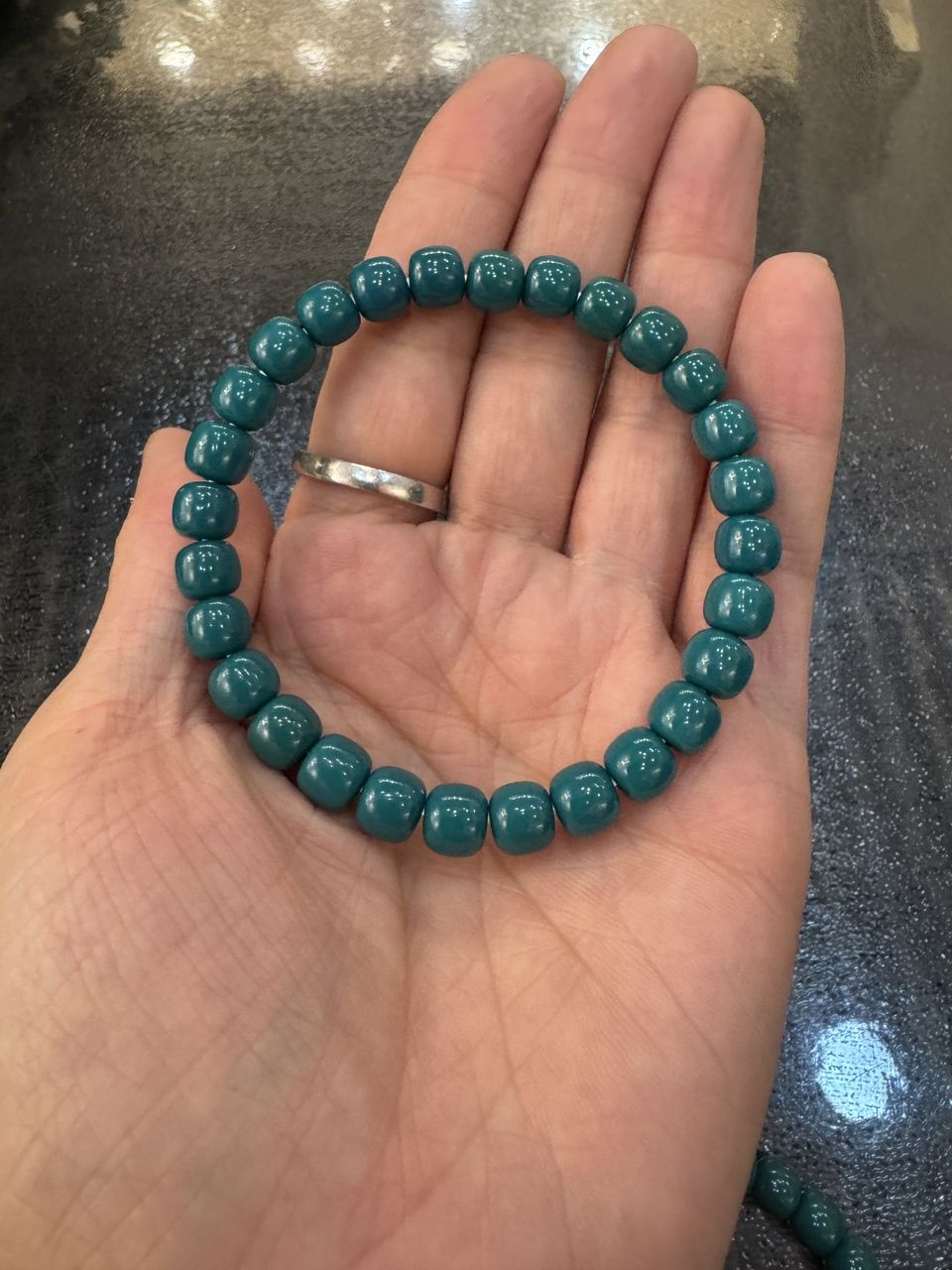 極致的綠松石手串，極致的綠松石手串在珠寶市場(chǎng)中的獨(dú)特地位和價(jià)值