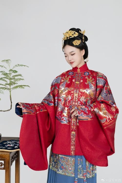 紅龍服飾有哪些經典款式，紅龍服飾的經典款式