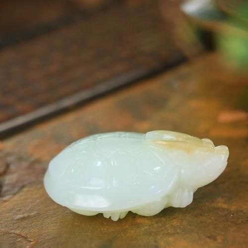 哪種材質(zhì)的龍龜最適合隨身佩戴，什么材質(zhì)的龍龜適合隨身佩戴