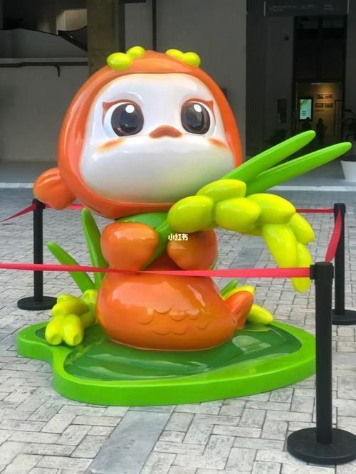 有沒有更多關于吉祥物魚的圖片，吉祥物魚在文化和藝術領域中的應用與影響