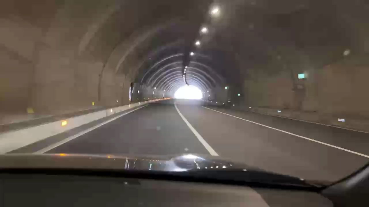 隧道，宇哥6519評(píng)論：<strong><mark>浙江</mark></strong>隧道的建設(shè)需要精確計(jì)算和設(shè)計(jì)