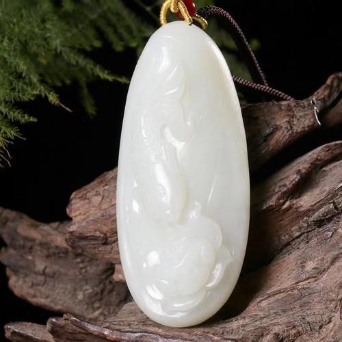 如何判斷玉石魚擺件的材質，如何區分真假玉石魚擺件