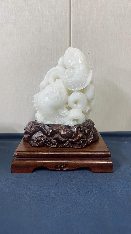如何判斷玉石魚擺件的材質(zhì)，如何區(qū)分真假玉石魚擺件