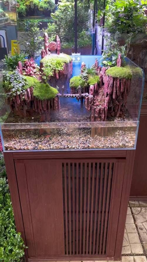 給我推薦一些適合1米5魚缸的裝飾品，1米5的魚缸裝飾品選擇合適的裝飾品至關(guān)重要
