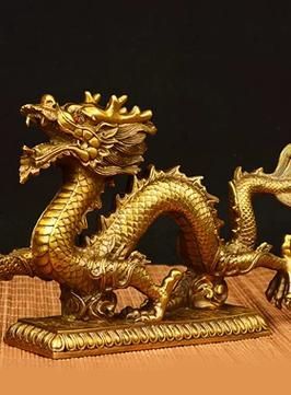 給我一些龍擺件的圖片，中國古典文化中極具象征意義的龍擺件
