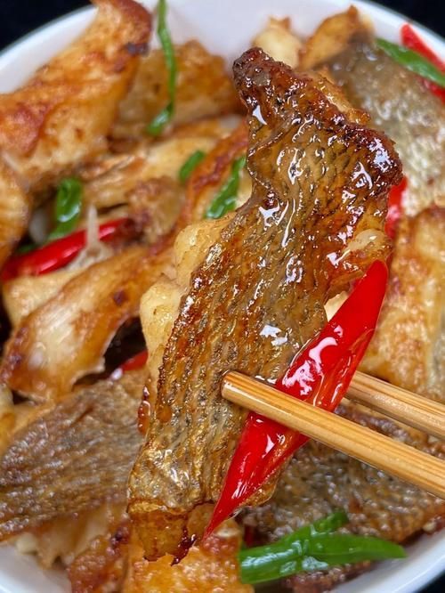 有哪些魚皮保護(hù)技巧，皮保護(hù)技巧包括：1.使用專用的魚皮保護(hù)劑，如魚皮粉等