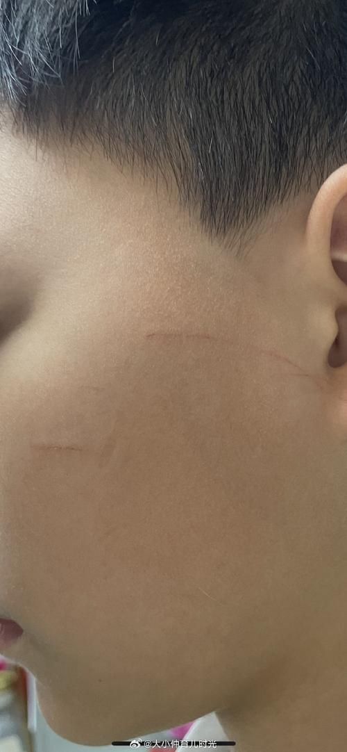 黑鱗龍魚最怕三個東西，關于黑鱗龍魚的問題
