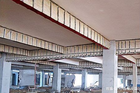 魚缸壓塌樓板后如何修復，混凝土魚缸壓塌樓板修復