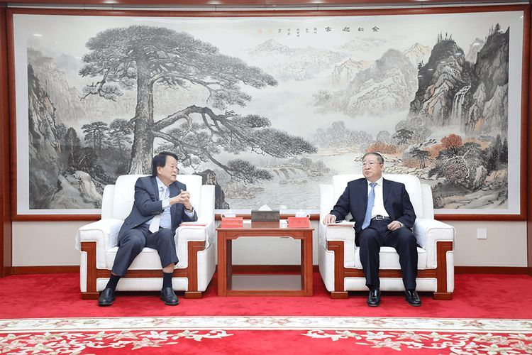 郭孔豐的個人背景是什么，亞洲糖王郭鶴年的侄子郭鶴年的侄子郭鶴年的侄子郭鶴年