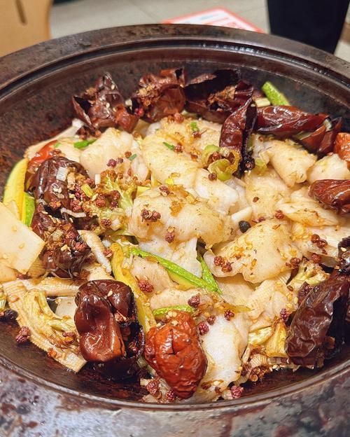 如何制作大豐收的金椒龍魚鍋，大豐收金椒龍魚鍋制作詳解