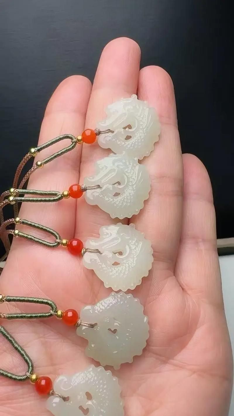 給我推薦幾款設計獨特的龍魚文昌魚項鏈，龍魚文昌魚與文昌魚項鏈設計詳解“龍魚文昌魚項鏈”