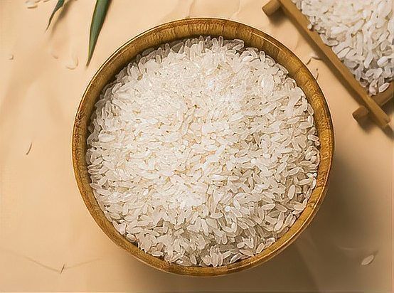 如何辨別金龍魚五常大米的真?zhèn)危宄４竺渍鎮(zhèn)舞b別 如何辨別金龍魚五常大米的真?zhèn)危宄４竺渍鎮(zhèn)舞b別 龍魚百科 第7張