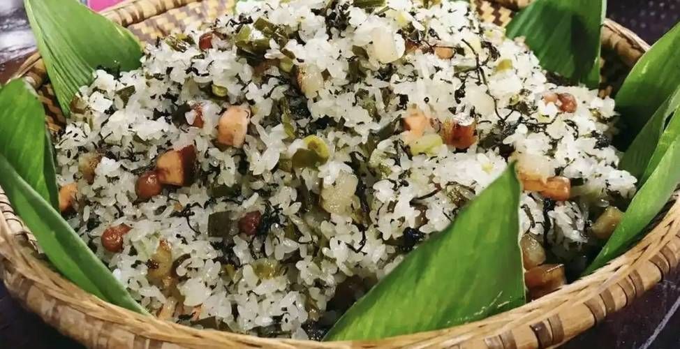 詳細介紹一下龍魚村的社飯制作過程，貴州省銅仁市沿河土家族自治縣板場鎮龍魚村的社飯制作過程