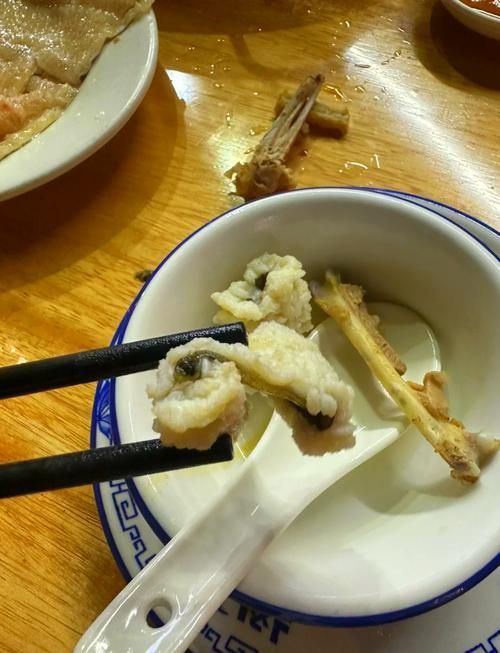 推薦幾家杜龍魚餐廳的價(jià)格范圍，探索美食的旅程中，杜龍魚以其獨(dú)特的風(fēng)味和細(xì)膩的口感成為了許多人的首選