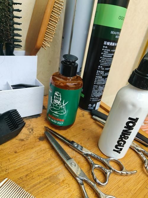 有哪些大背頭打理產品推薦，大背頭怎么打理