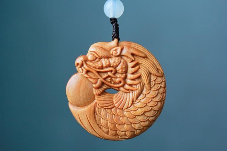 如何判斷龍頭魚掛件的材質，@bduuebdb龍頭魚掛件的材質判斷方法