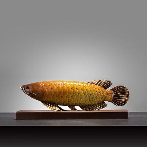 如何辨別朱炳仁銅金龍魚的真?zhèn)危绾伪鎰e朱炳仁銅金龍魚
