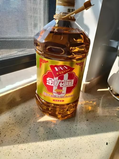 金龍魚1：1：1調(diào)和油適合哪些人群食用？，金龍魚1:1:1調(diào)和油