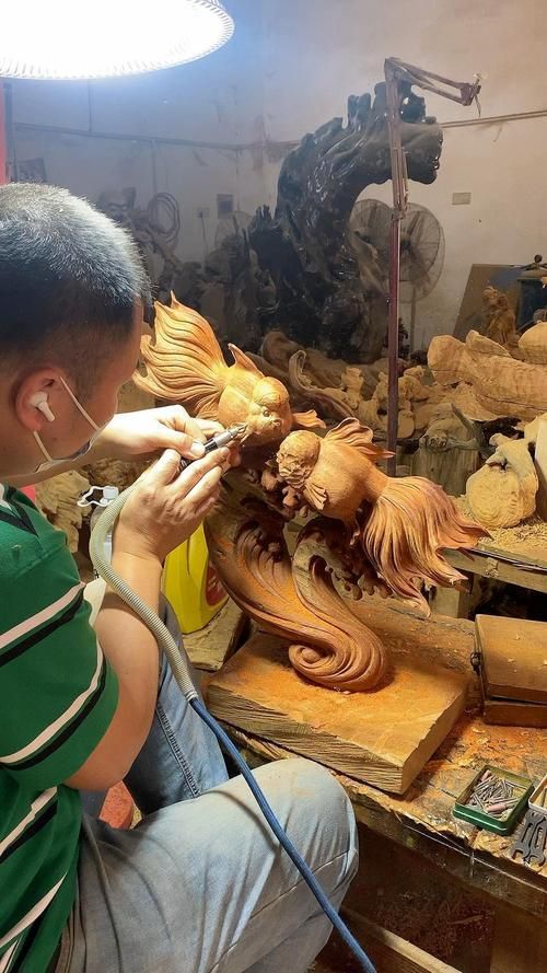 有哪些著名的木雕金魚大師，木雕金魚大師張其仕《金魚》作品《金魚》作品欣賞