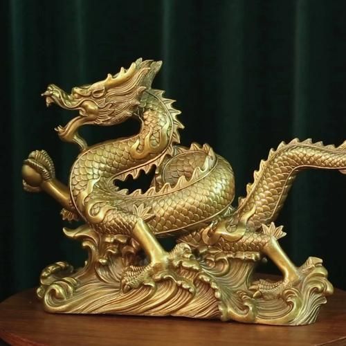 金龍擺件的最佳擺放位置，金龍擺件招財進寶、鎮宅辟邪、提升事業運的重要作用