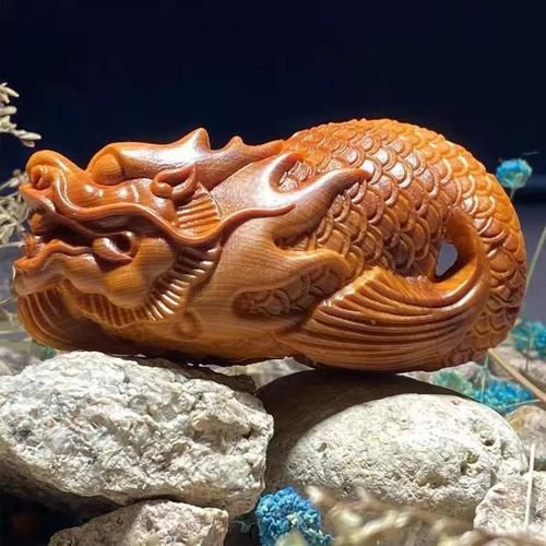 龍頭魚飾品有哪些材質選擇，不同材質龍頭魚飾品的選購對比表，幫你快速鎖定最適合的龍躉魚