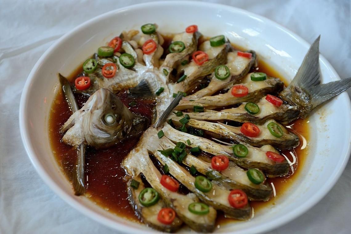 如何制作清蒸鱘龍？，清蒸鱘龍制作詳解 如何制作清蒸鱘龍？，清蒸鱘龍制作詳解 龍魚百科 第2張