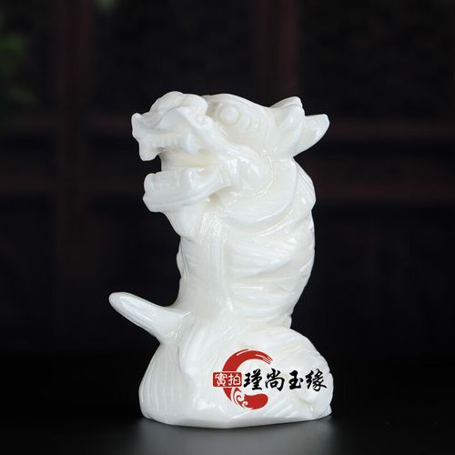 龍頭魚身擺件有哪些材質選擇，常見的龍頭魚身擺件材質選擇多樣，可以根據個人喜好和需求進行挑選