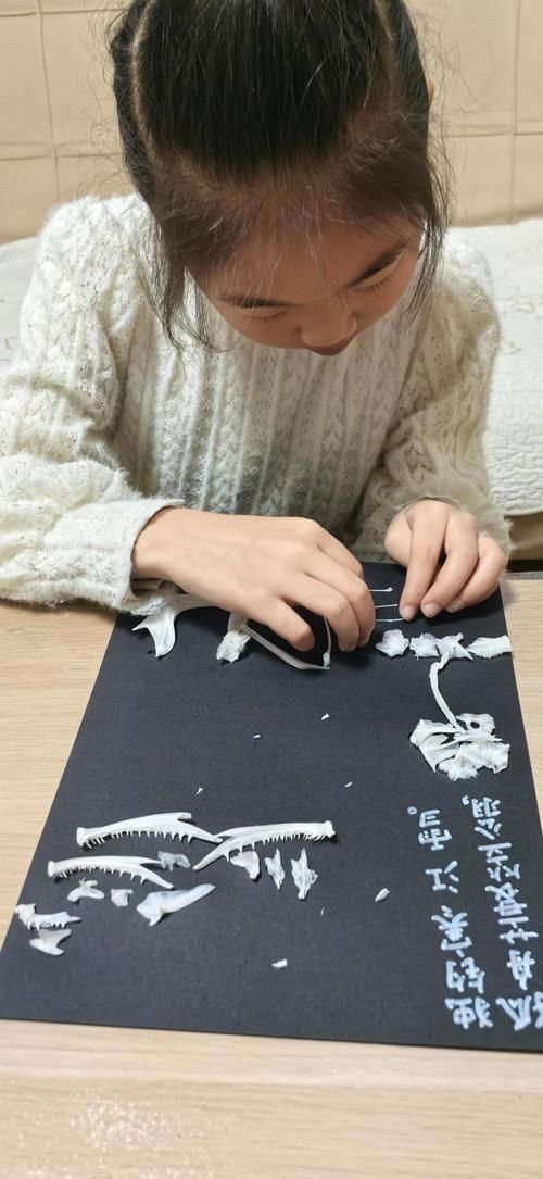 如何制作魚骨紀念品，如何制作魚骨紀念品制作魚骨紀念品的制作步驟和制作流程