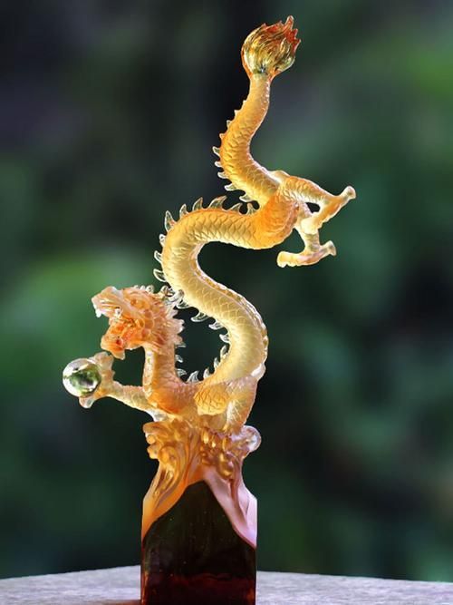 能否提供更多生龍主題的藝術(shù)品，“生龍”主題的藝術(shù)作品欣賞