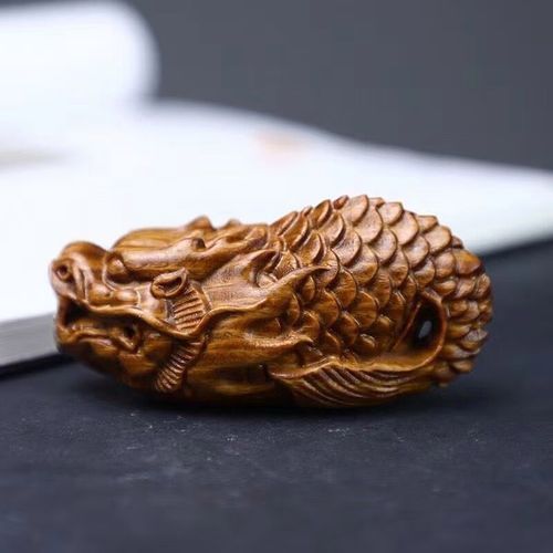 哪個材質的龍頭魚掛件最貴