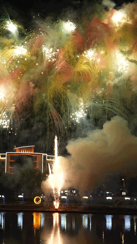 推薦一些適合全屏的動(dòng)態(tài)壁紙，全屏動(dòng)態(tài)壁紙合集