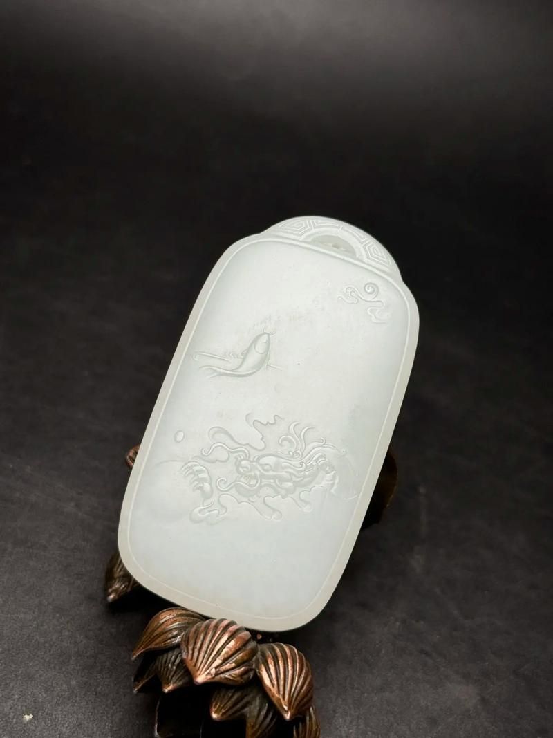 推薦幾款經典的龍魚玉雕作品，中國傳統玉器藝術中的龍魚玉雕作品推薦，兼具藝術價值與文化內涵