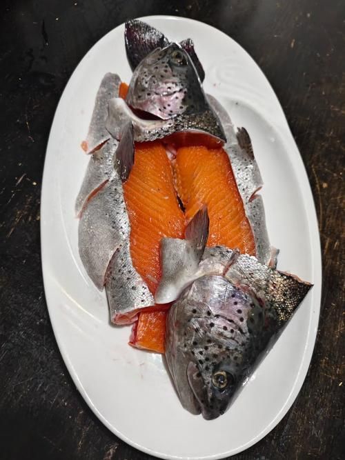 能否提供更多龍魚村特色美食的圖片，廣東梅州龍魚村特色美食不僅味道獨特，而且不僅味道獨特
