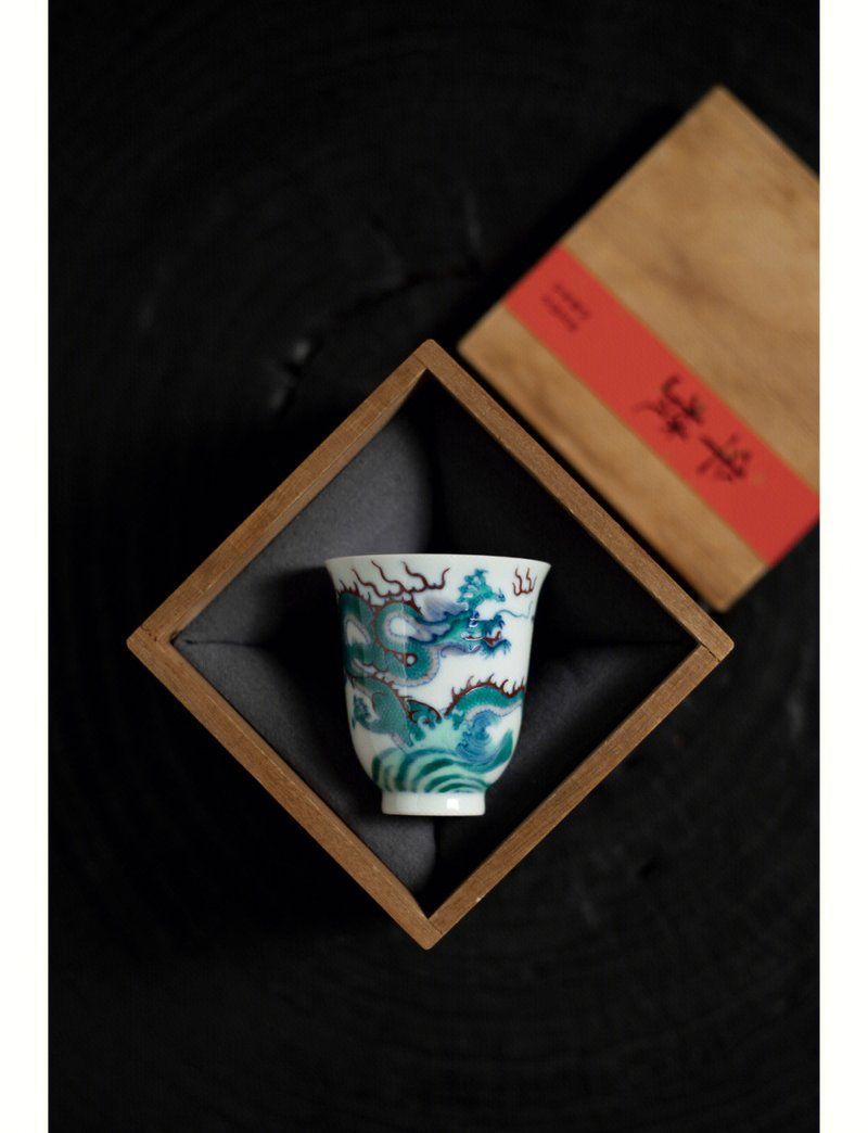 魚化龍紋飾在現代瓷器中的應用，魚化龍是否在現代瓷器中的應用