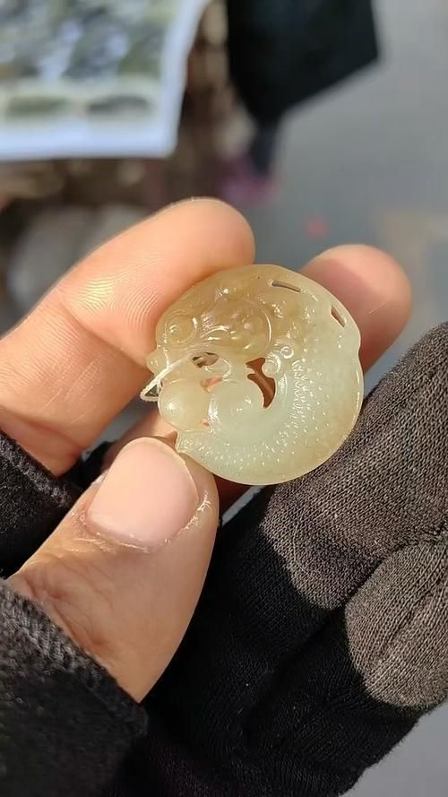 和田玉龍魚有哪些款式？，和田玉龍魚哪個款式最受歡迎和田玉龍魚選購指南