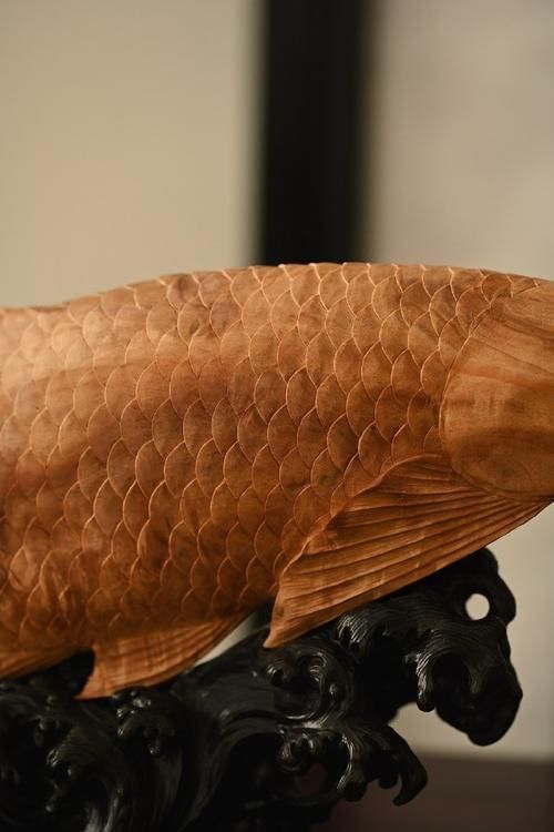 給我推薦一些高清的木雕金龍魚圖片，木雕金龍魚圖片欣賞