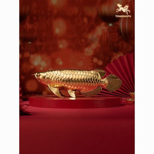 給我推薦幾款龍魚擺件，幾款受歡迎的龍魚擺件推薦，美化空間還能帶來好運和正能量
