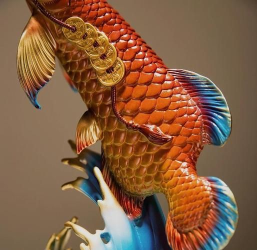 如何辨別金龍魚擺件的材質，金龍魚擺件的材質辨別對于鑒賞和收藏都至關重要